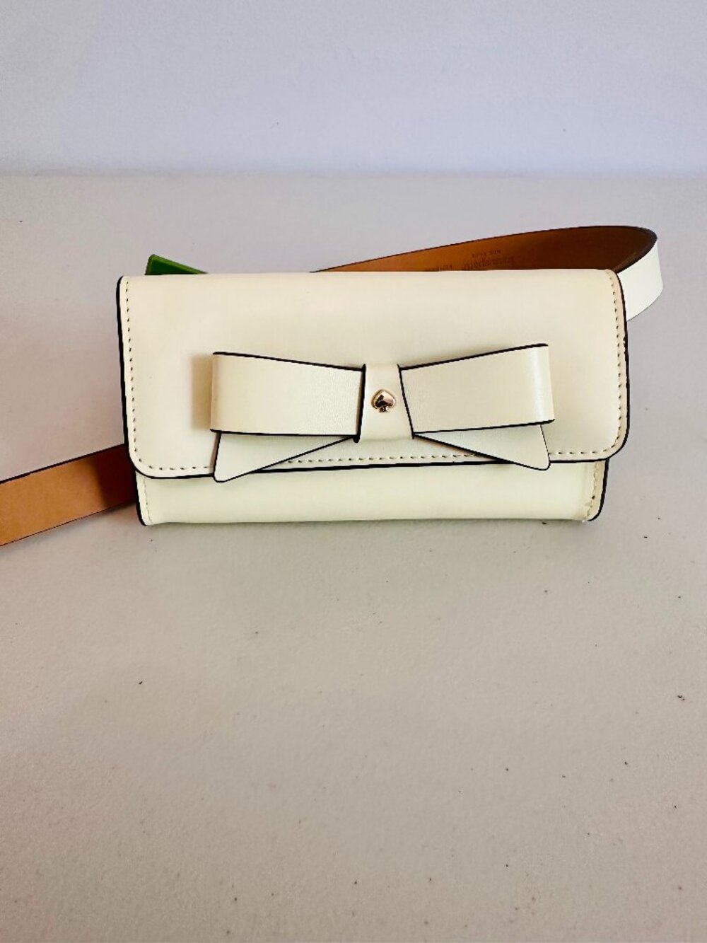 KATE SPADE NEW YORK WHITE SMOOTH LEATHER BELT BAG WITH BOW ACCENT S/M $98